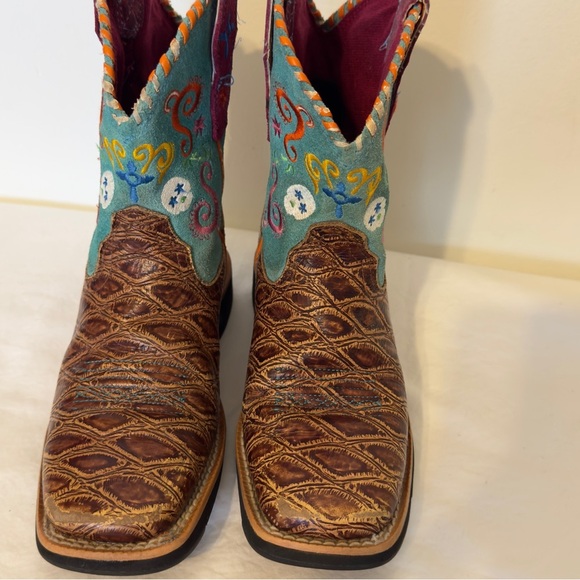 Ariat Tombstone Cowboy Boots Girls Size 12 Brown Turquoise
Western Style - Picture 9 of 12